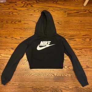 Cropped Nike Hoodie